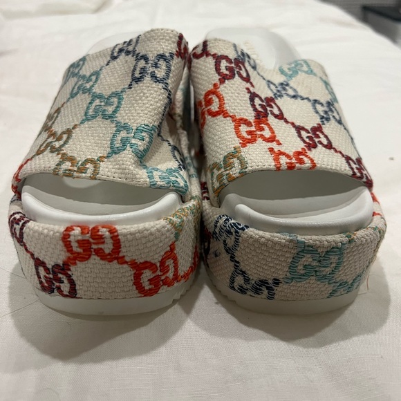 New never worn wedge! - Picture 4 of 7